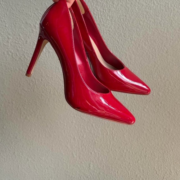 Michael Kors Red Patent Leather Pointed Toe Stiletto pumps - Picture 8 of 10
